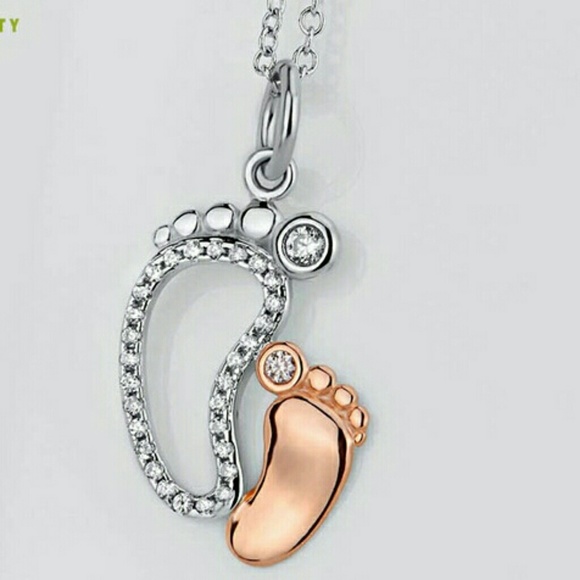 Jewelry - ONE LEFT 👣 Footprint necklace Mother & child
